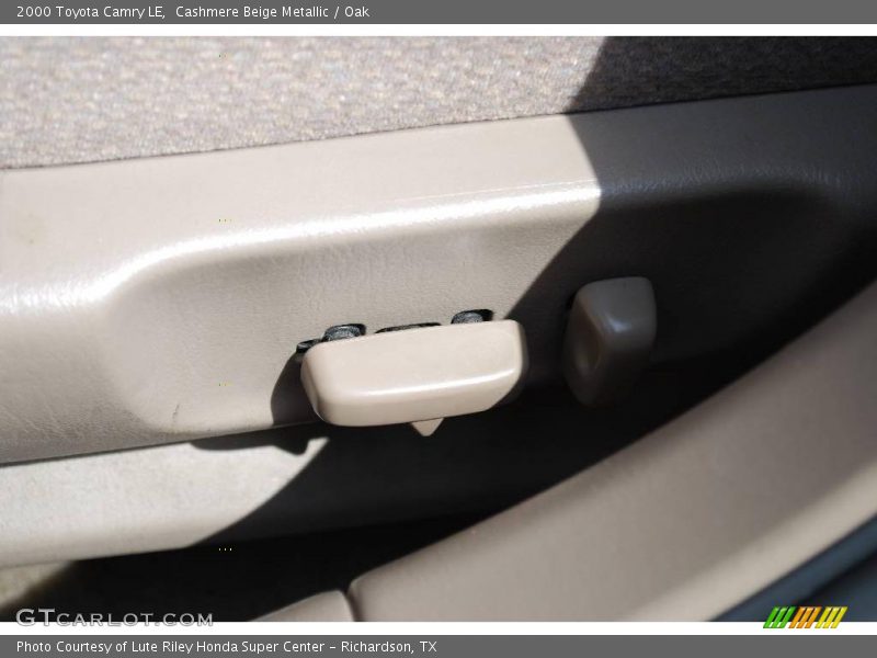 Cashmere Beige Metallic / Oak 2000 Toyota Camry LE