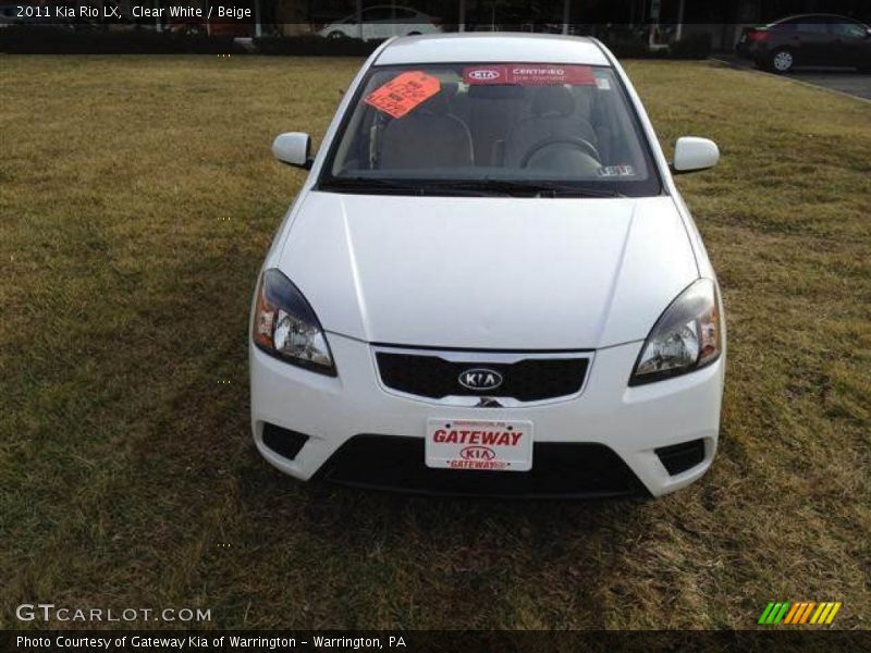 Clear White / Beige 2011 Kia Rio LX