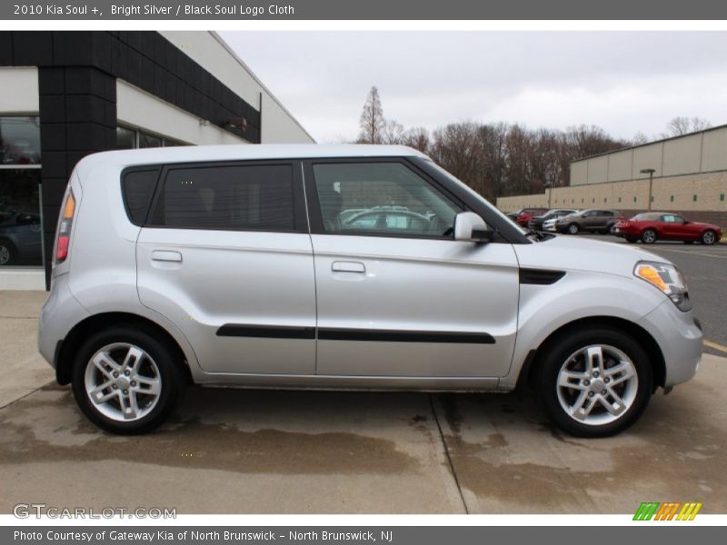 Bright Silver / Black Soul Logo Cloth 2010 Kia Soul +