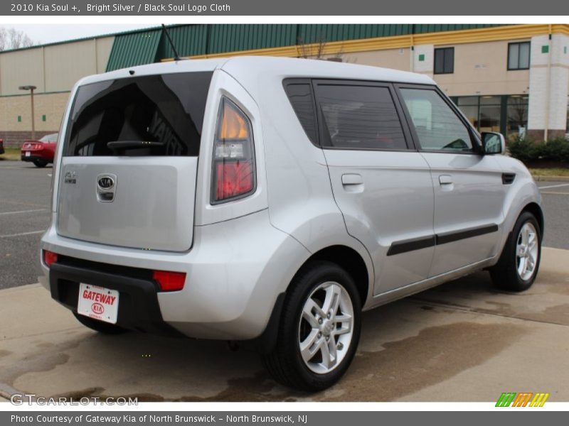 Bright Silver / Black Soul Logo Cloth 2010 Kia Soul +