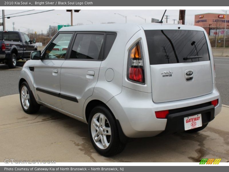 Bright Silver / Black Soul Logo Cloth 2010 Kia Soul +