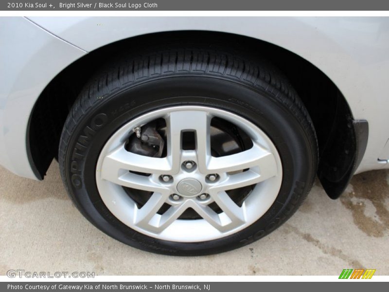Bright Silver / Black Soul Logo Cloth 2010 Kia Soul +