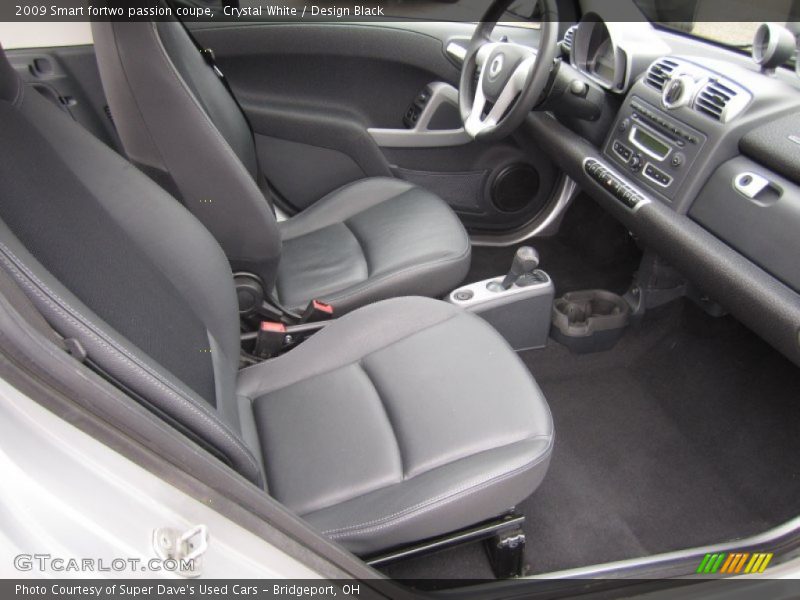 Crystal White / Design Black 2009 Smart fortwo passion coupe