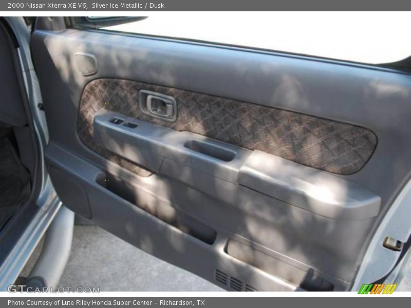 Silver Ice Metallic / Dusk 2000 Nissan Xterra XE V6