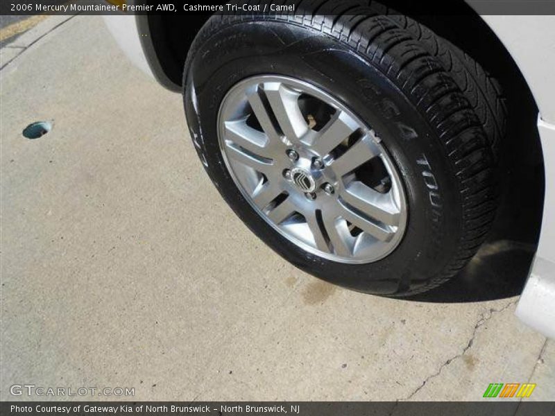 Cashmere Tri-Coat / Camel 2006 Mercury Mountaineer Premier AWD