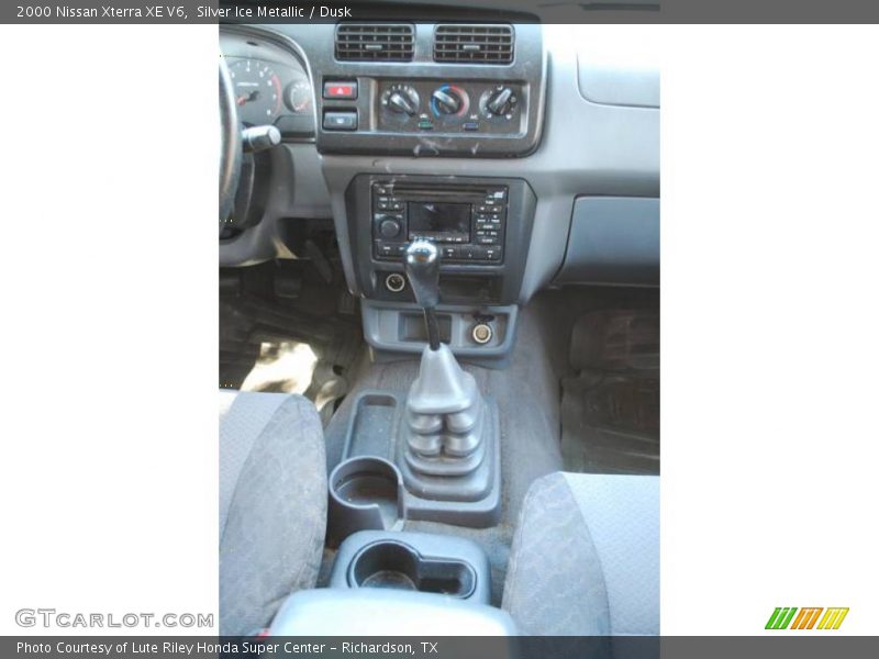 Silver Ice Metallic / Dusk 2000 Nissan Xterra XE V6