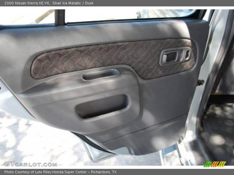 Silver Ice Metallic / Dusk 2000 Nissan Xterra XE V6