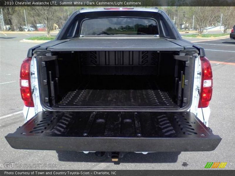 Summit White / Dark Cashmere/Light Cashmere 2010 Chevrolet Avalanche LTZ