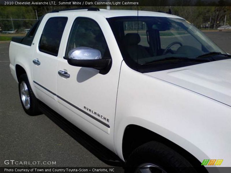 Summit White / Dark Cashmere/Light Cashmere 2010 Chevrolet Avalanche LTZ