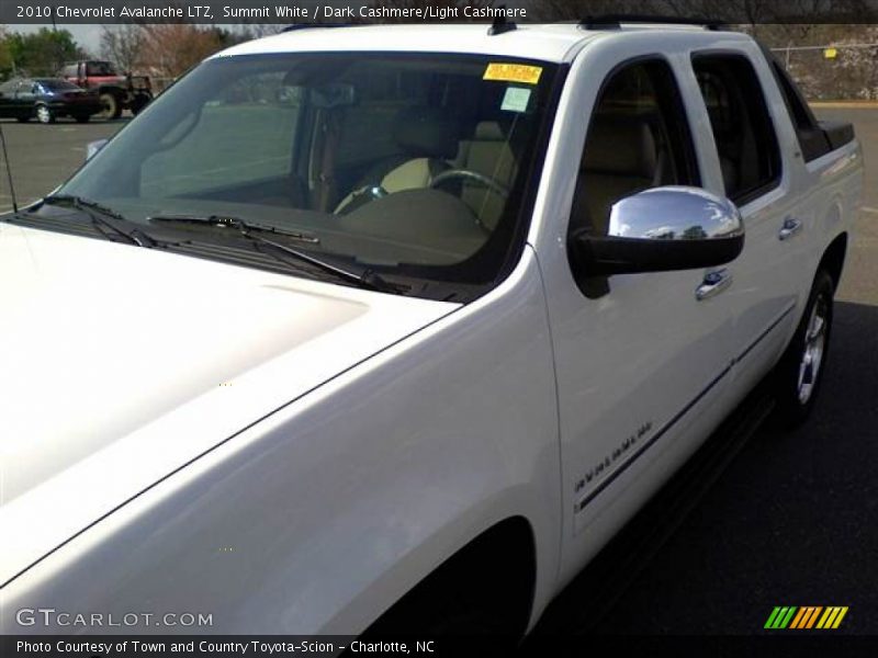 Summit White / Dark Cashmere/Light Cashmere 2010 Chevrolet Avalanche LTZ