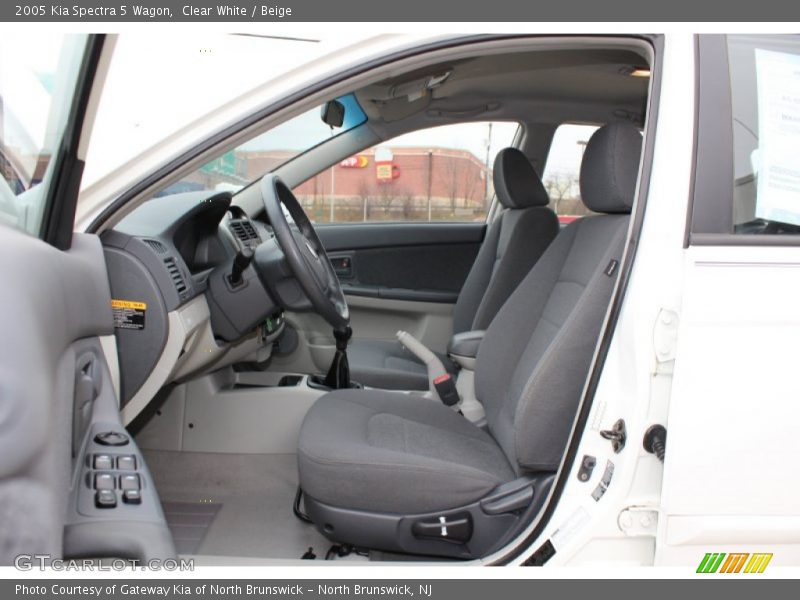 Clear White / Beige 2005 Kia Spectra 5 Wagon