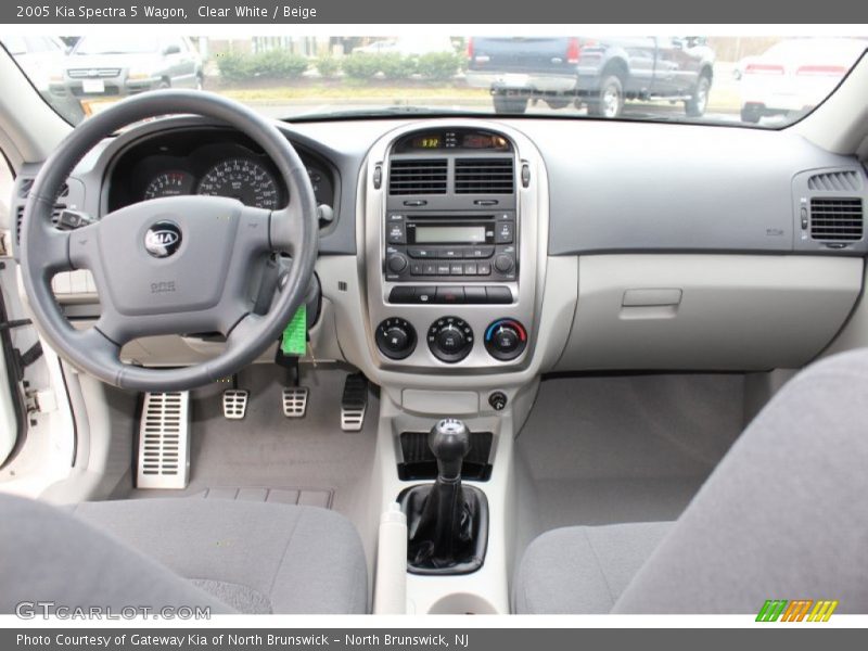 Clear White / Beige 2005 Kia Spectra 5 Wagon