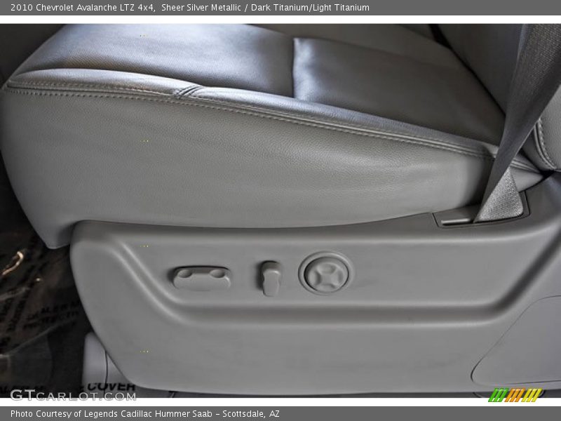 Sheer Silver Metallic / Dark Titanium/Light Titanium 2010 Chevrolet Avalanche LTZ 4x4