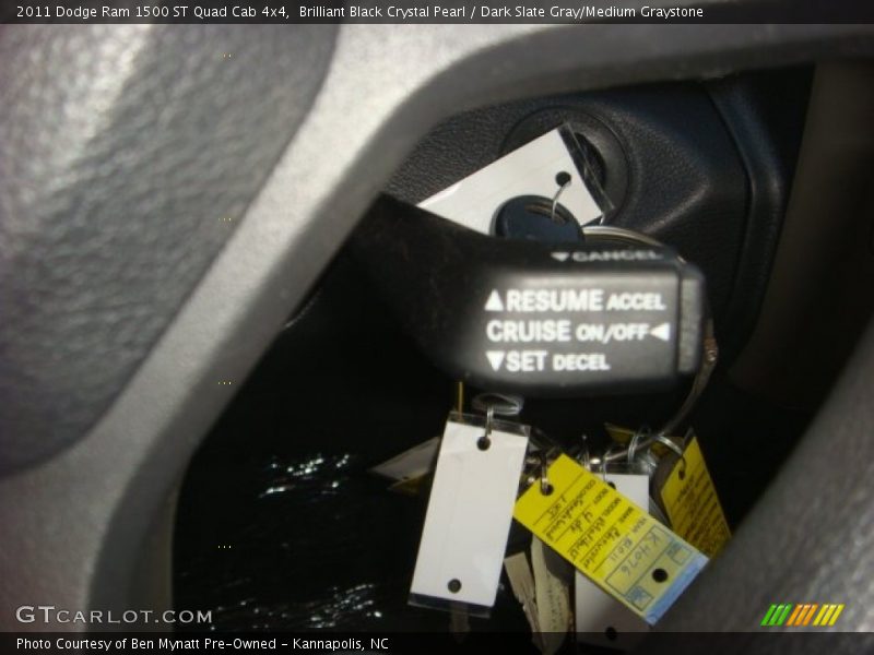 Brilliant Black Crystal Pearl / Dark Slate Gray/Medium Graystone 2011 Dodge Ram 1500 ST Quad Cab 4x4