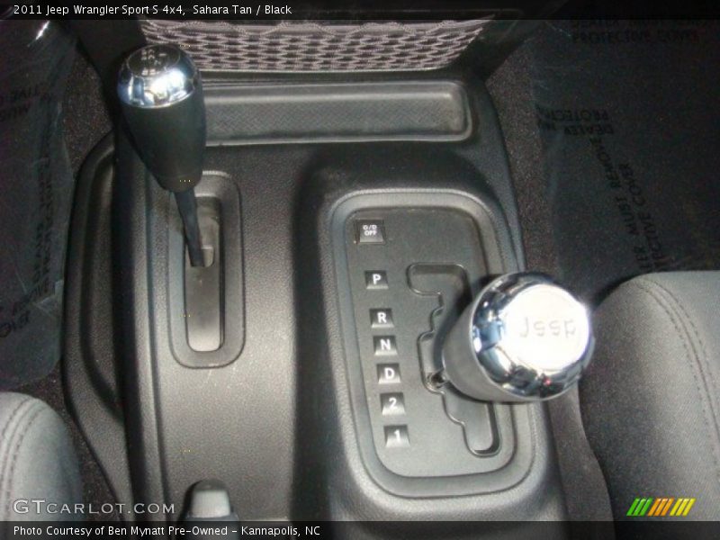 Sahara Tan / Black 2011 Jeep Wrangler Sport S 4x4