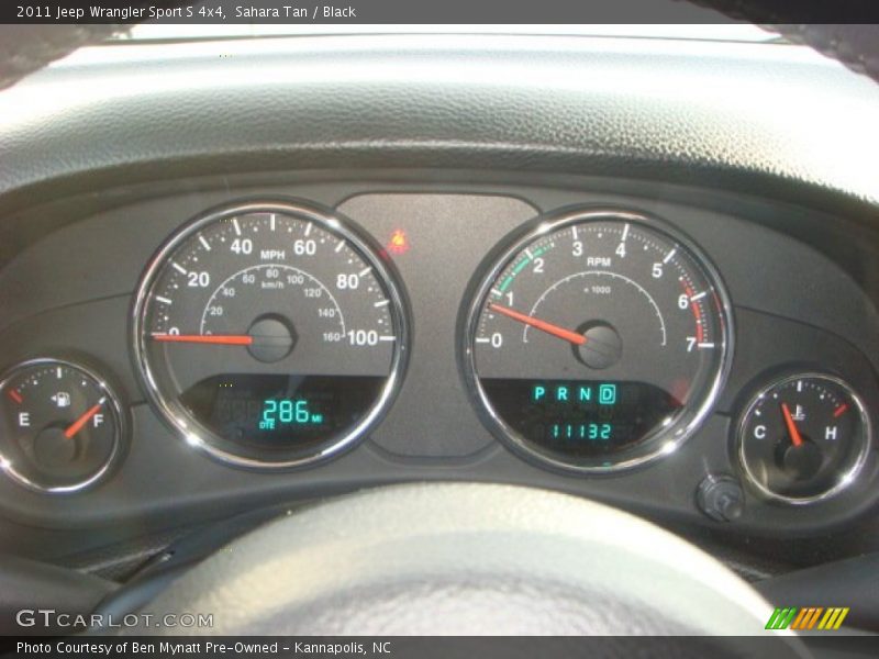 Sahara Tan / Black 2011 Jeep Wrangler Sport S 4x4