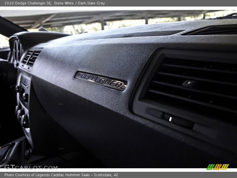 Stone White / Dark Slate Gray 2010 Dodge Challenger SE