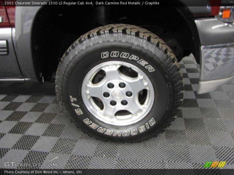 Dark Carmine Red Metallic / Graphite 2001 Chevrolet Silverado 1500 LS Regular Cab 4x4
