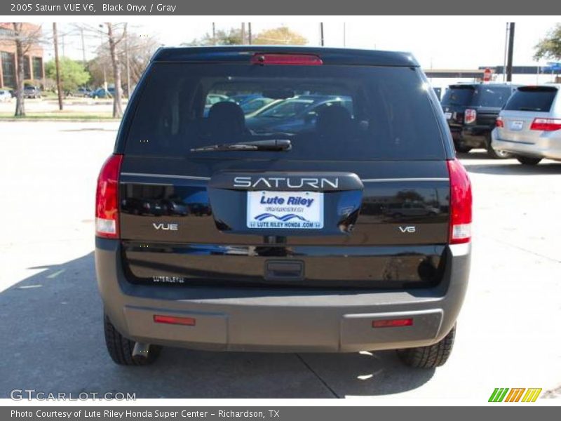 Black Onyx / Gray 2005 Saturn VUE V6
