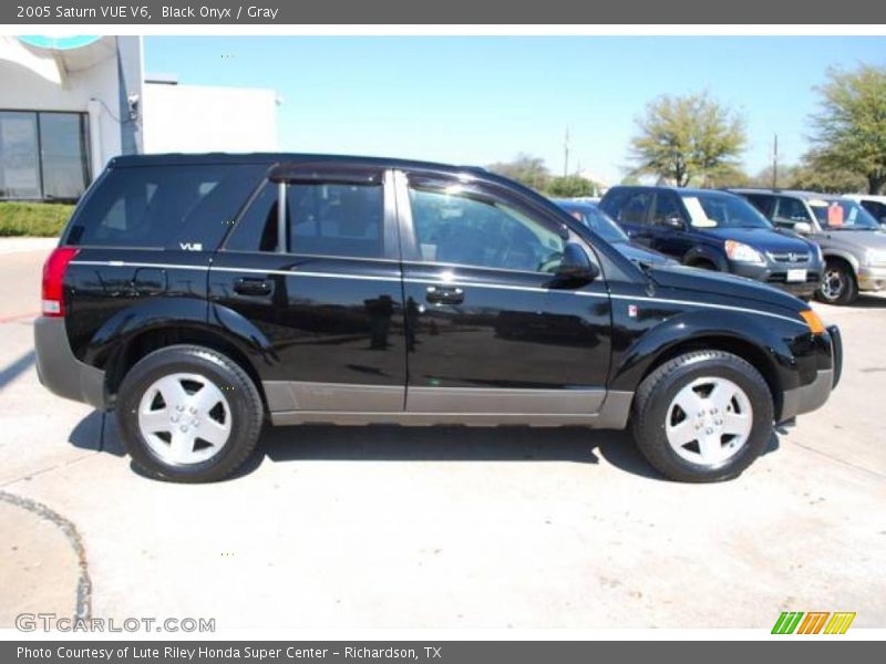 Black Onyx / Gray 2005 Saturn VUE V6