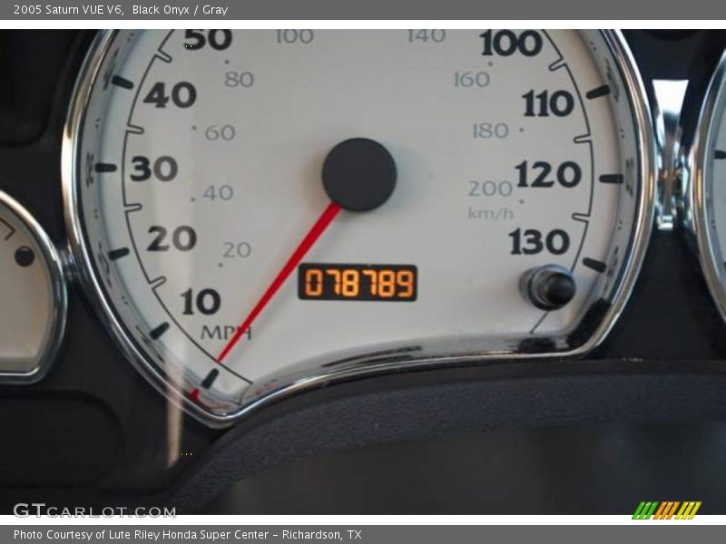 Black Onyx / Gray 2005 Saturn VUE V6