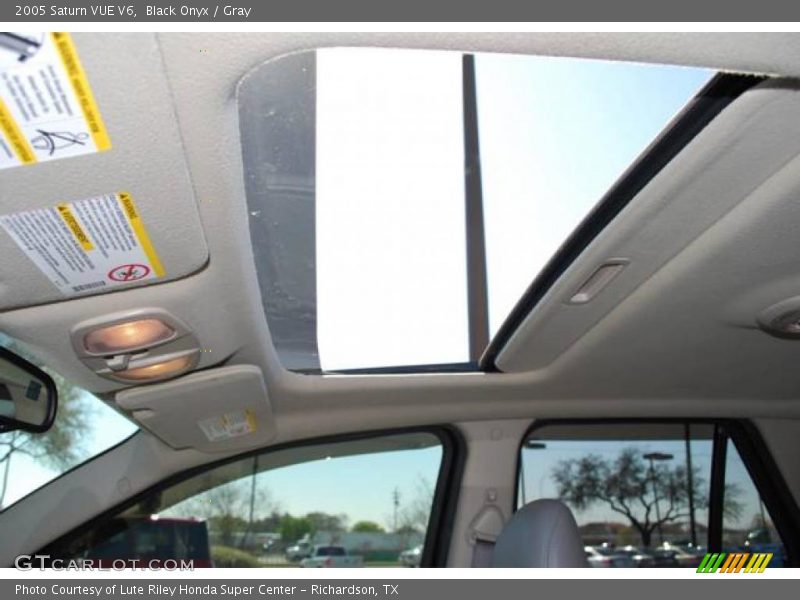 Black Onyx / Gray 2005 Saturn VUE V6