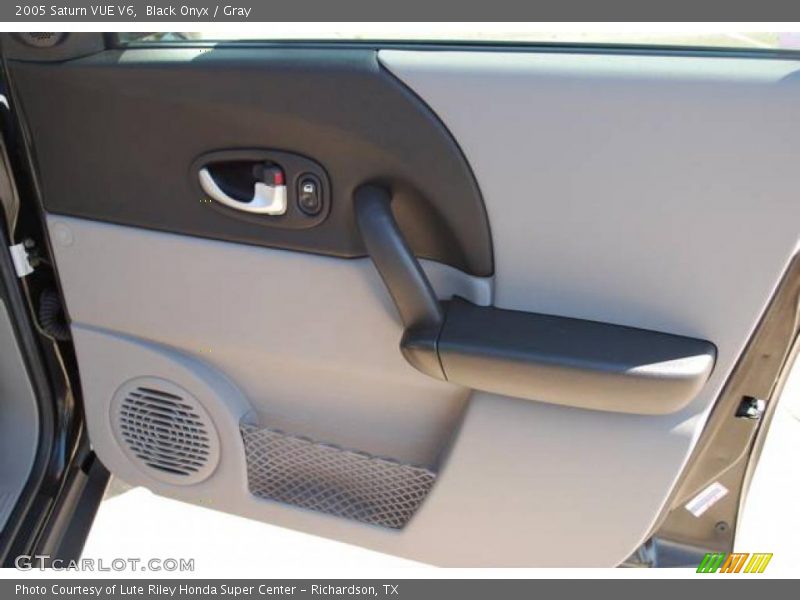 Black Onyx / Gray 2005 Saturn VUE V6
