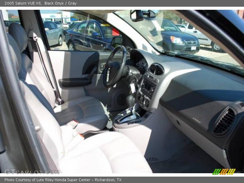 Black Onyx / Gray 2005 Saturn VUE V6