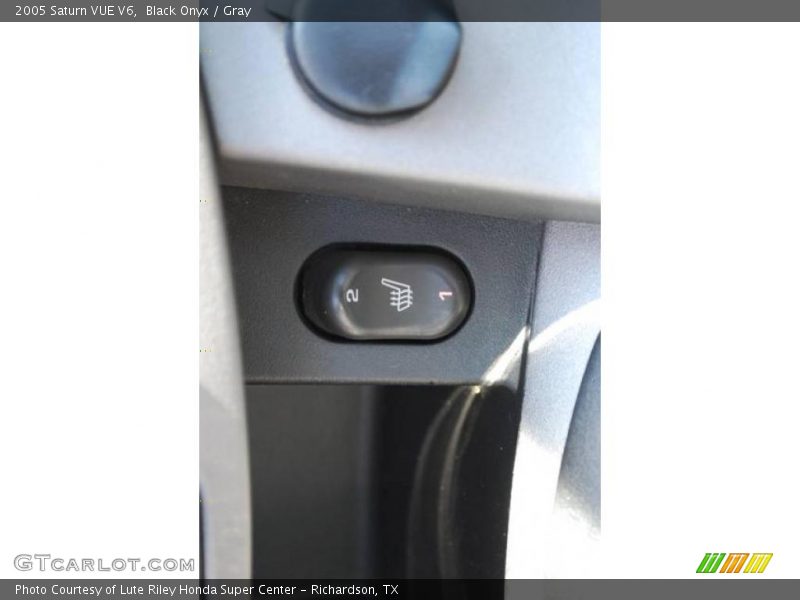 Black Onyx / Gray 2005 Saturn VUE V6