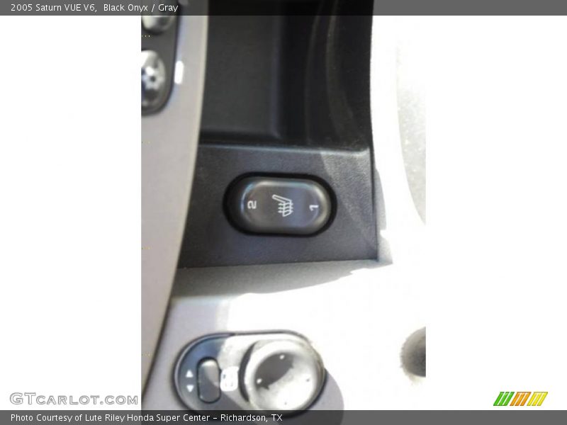 Black Onyx / Gray 2005 Saturn VUE V6