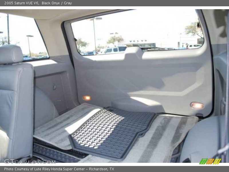 Black Onyx / Gray 2005 Saturn VUE V6