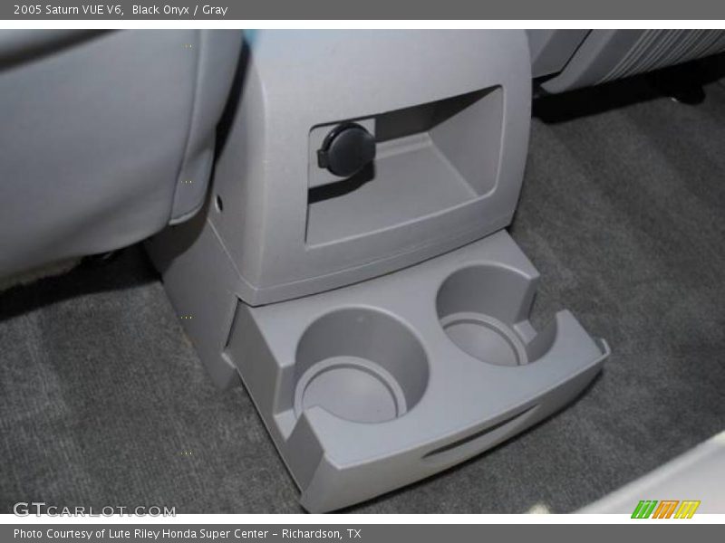 Black Onyx / Gray 2005 Saturn VUE V6