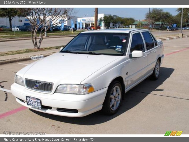 White / Ivory 1999 Volvo S70