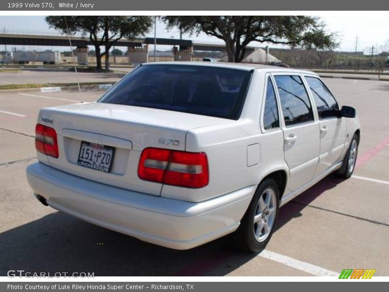 White / Ivory 1999 Volvo S70
