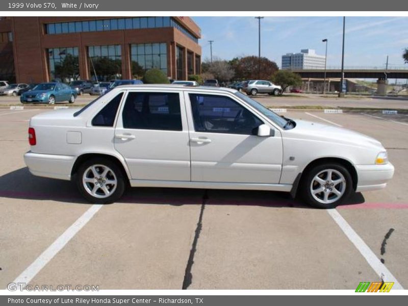 White / Ivory 1999 Volvo S70