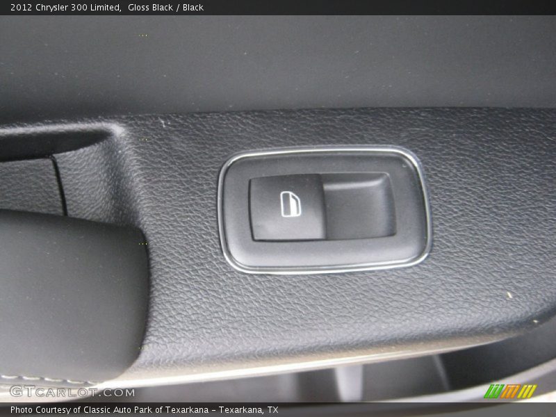 Gloss Black / Black 2012 Chrysler 300 Limited