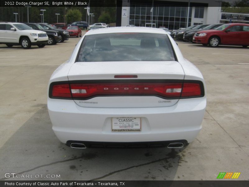 Bright White / Black 2012 Dodge Charger SE