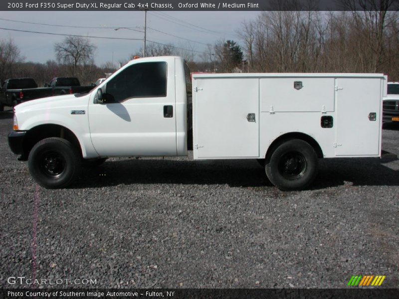 Oxford White / Medium Flint 2003 Ford F350 Super Duty XL Regular Cab 4x4 Chassis