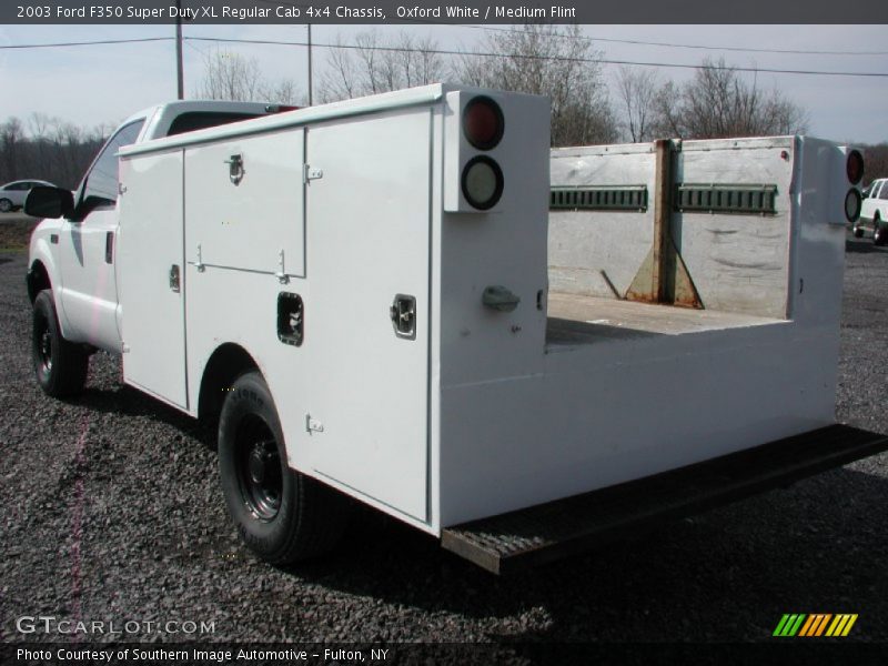 Oxford White / Medium Flint 2003 Ford F350 Super Duty XL Regular Cab 4x4 Chassis