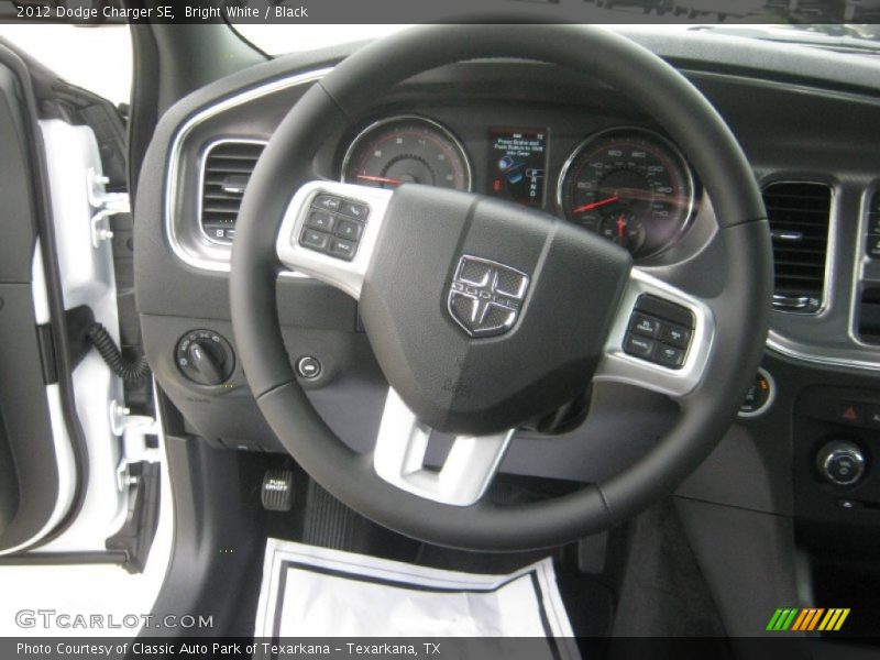 Bright White / Black 2012 Dodge Charger SE