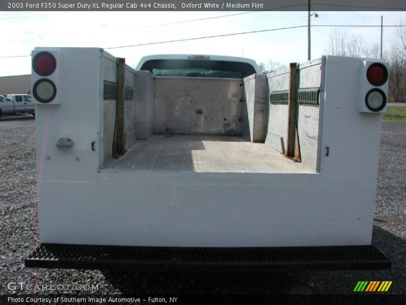 Oxford White / Medium Flint 2003 Ford F350 Super Duty XL Regular Cab 4x4 Chassis
