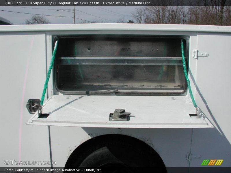 Oxford White / Medium Flint 2003 Ford F350 Super Duty XL Regular Cab 4x4 Chassis