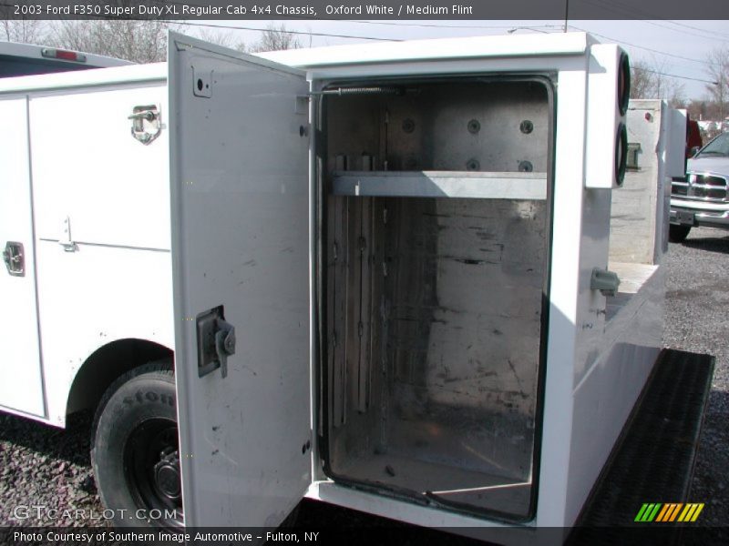 Oxford White / Medium Flint 2003 Ford F350 Super Duty XL Regular Cab 4x4 Chassis