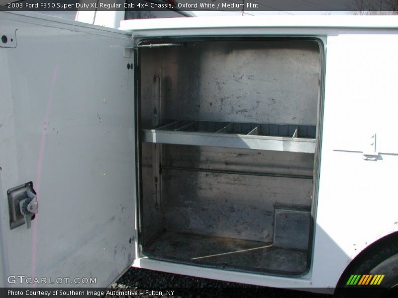 Oxford White / Medium Flint 2003 Ford F350 Super Duty XL Regular Cab 4x4 Chassis