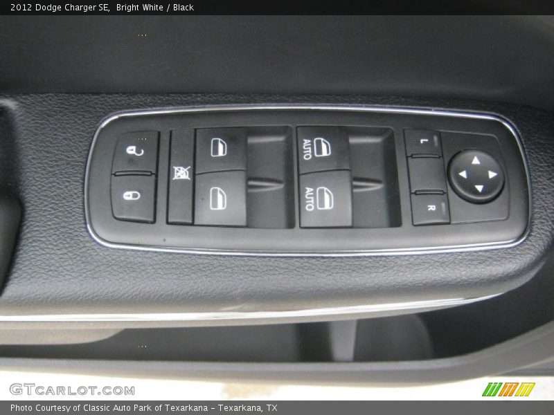 Bright White / Black 2012 Dodge Charger SE