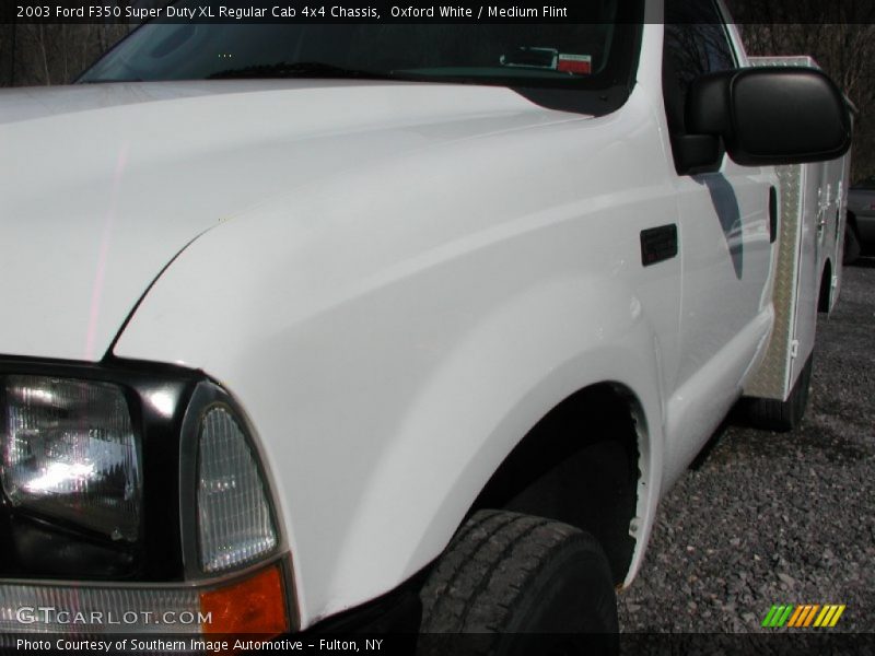 Oxford White / Medium Flint 2003 Ford F350 Super Duty XL Regular Cab 4x4 Chassis