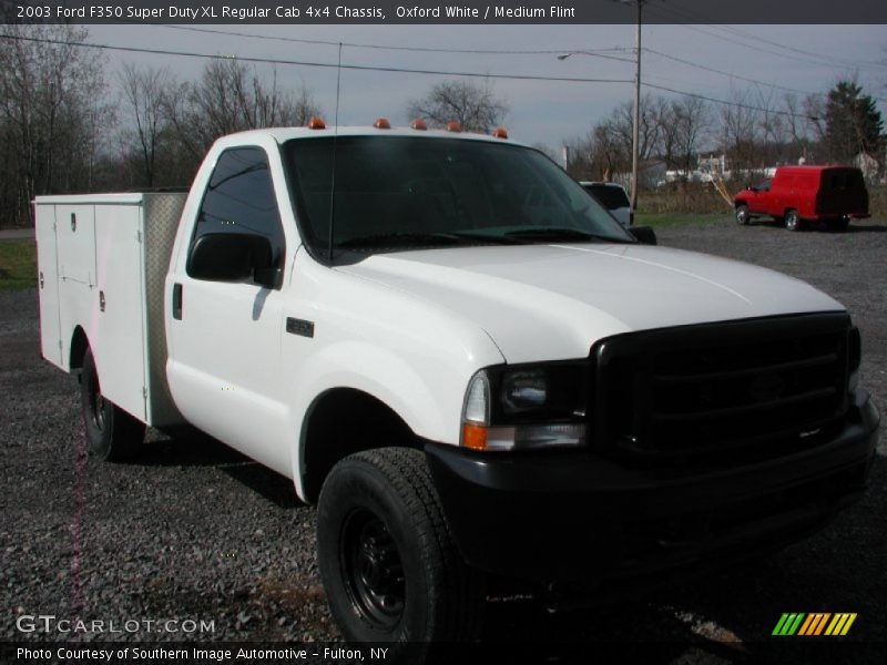 Oxford White / Medium Flint 2003 Ford F350 Super Duty XL Regular Cab 4x4 Chassis