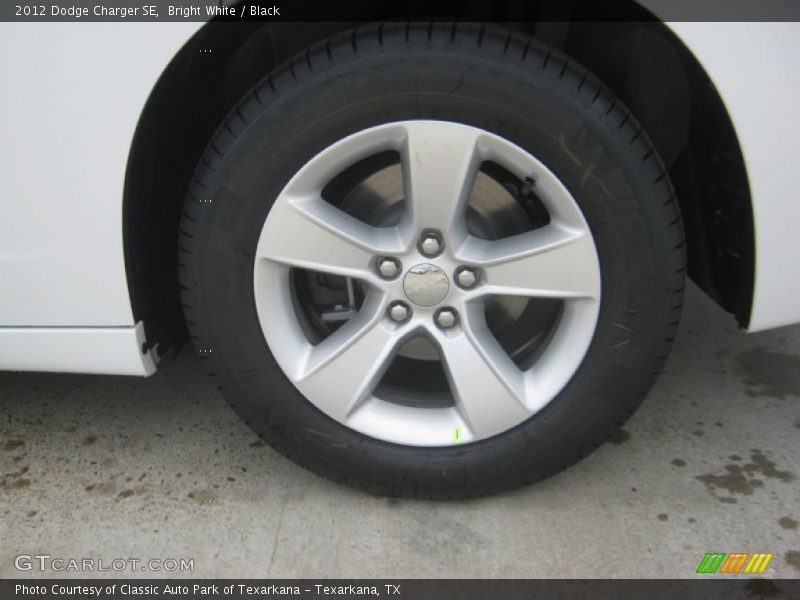 Bright White / Black 2012 Dodge Charger SE
