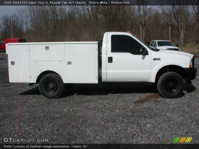 Oxford White / Medium Flint 2003 Ford F350 Super Duty XL Regular Cab 4x4 Chassis