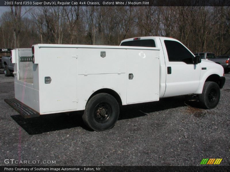 Oxford White / Medium Flint 2003 Ford F350 Super Duty XL Regular Cab 4x4 Chassis